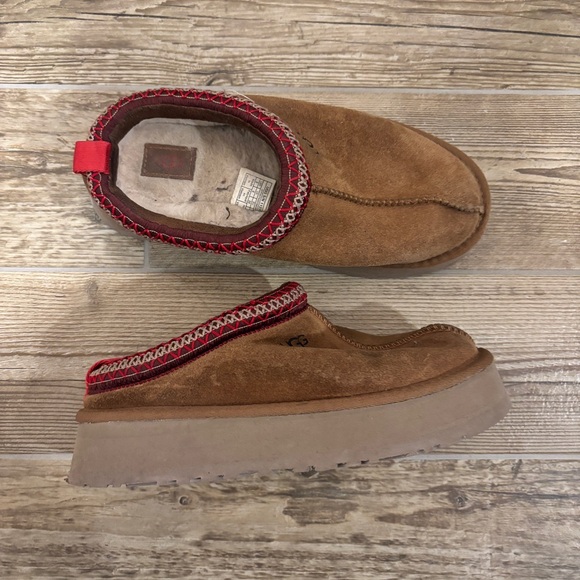 Ugg Tazz II Platform Slipper, Size 8 - Picture 2 of 9